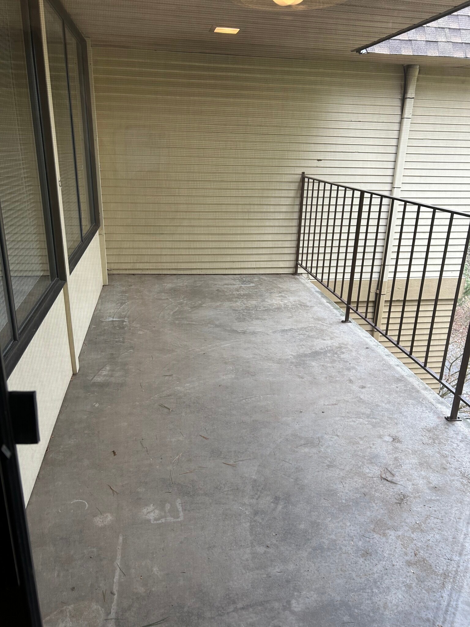 Building Photo - 107 La Villa Dr