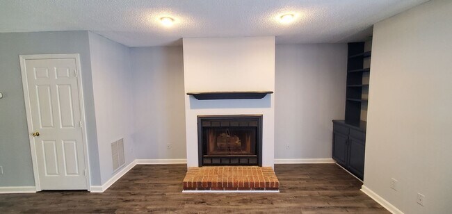 Building Photo - 1103 Yellowbell Pl