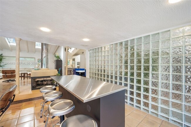 Building Photo - 278 S Island Rd