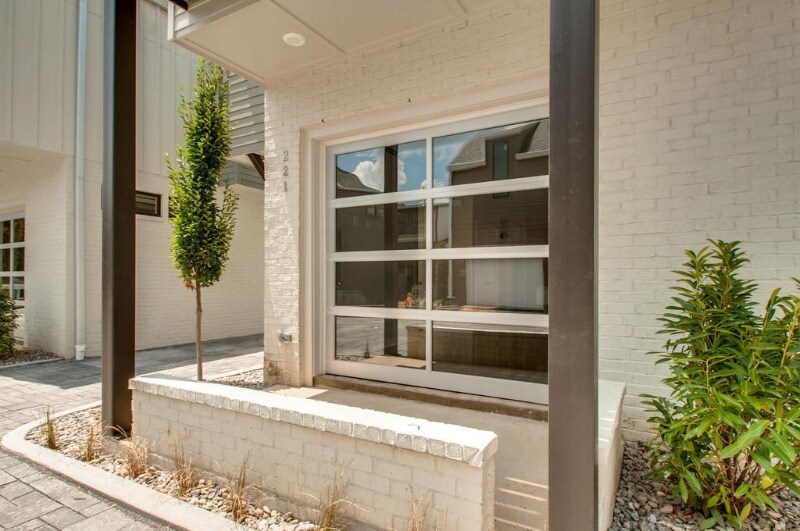 Building Photo - 221 Gentry Ave