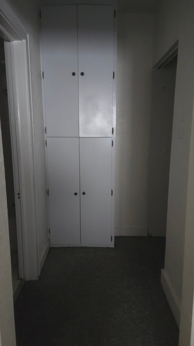 Building Photo - 243 S 800 E