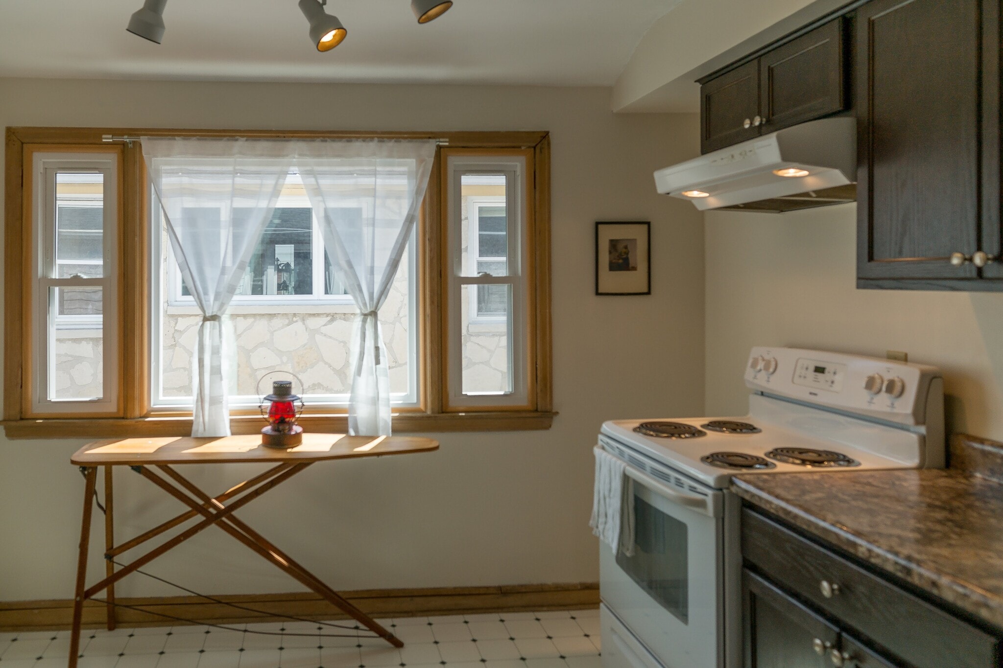 Building Photo - 2021 N 69th St