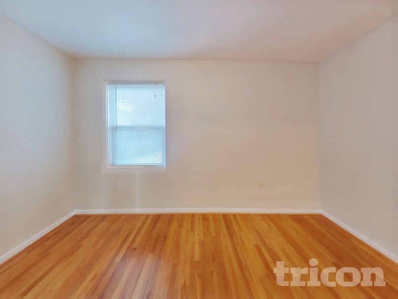 Building Photo - 342 Camellia Way