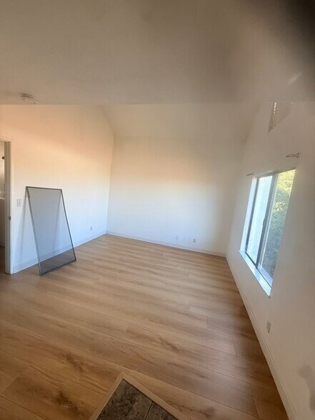 Building Photo - 1340 Glenwood Rd