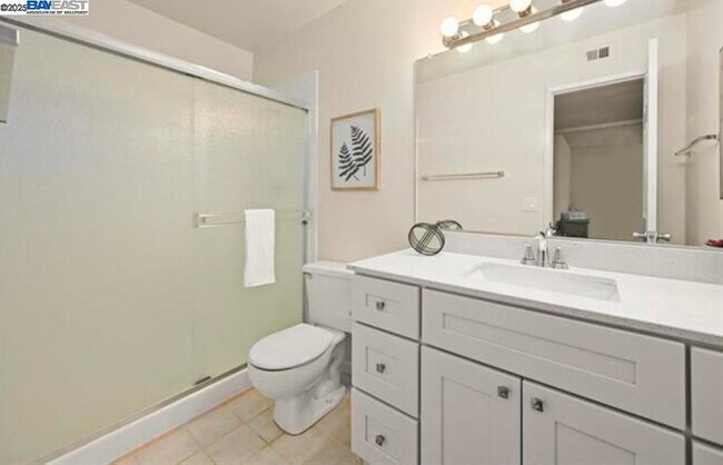 Building Photo - 420 N Civic Dr