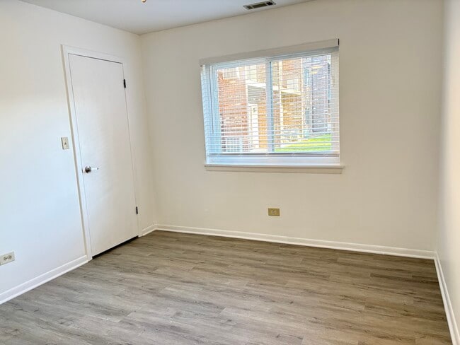 Building Photo - 1104 Castilian Ct