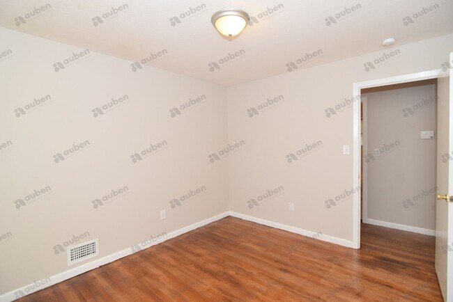 Building Photo - 3 Bed/2 Bath in Quiet Cul-de-Sac