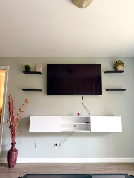 Building Photo - 2004 Fort Pemberton Ct