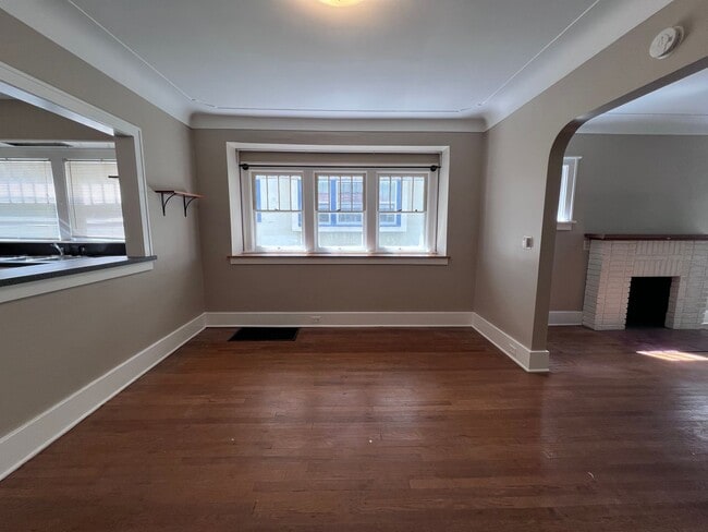 Building Photo - 3 Bedroom Duplex on a Brick Cul-de-sac, Blocks From Eastown and Cherry Hill!