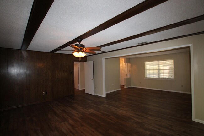 Building Photo - Coming Soon! Charming 3 Bedroom 2 Bath Home in Tyler!