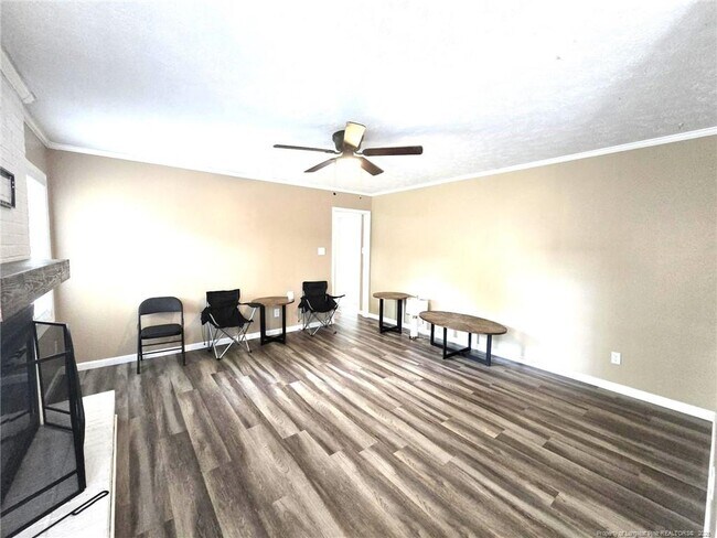 Building Photo - 6873 Brasswood Dr