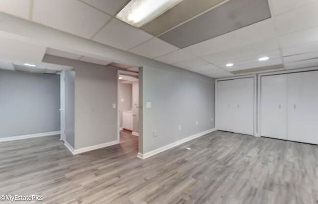 Building Photo - 43449 Arbor Way W