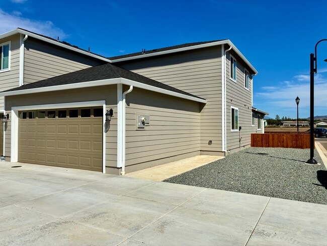 Building Photo - 1133 Annalise St