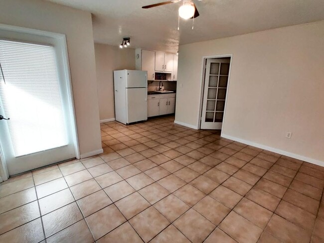 Building Photo - 2619 Marble Ave