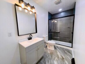 Building Photo - 908 S Crutcher Ave