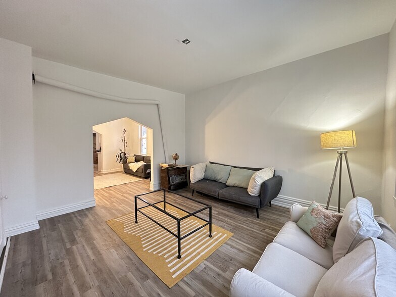 Building Photo - 1626 N Fairfield Ave