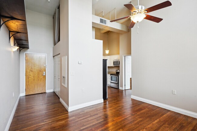 Building Photo - 920 Poeyfarre St