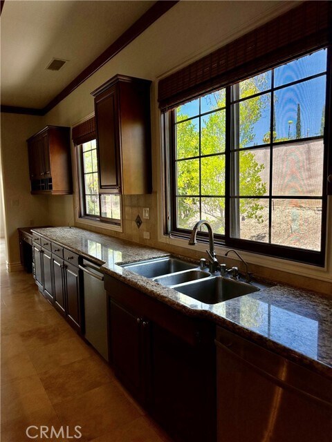 Building Photo - 25351 Mustang Dr