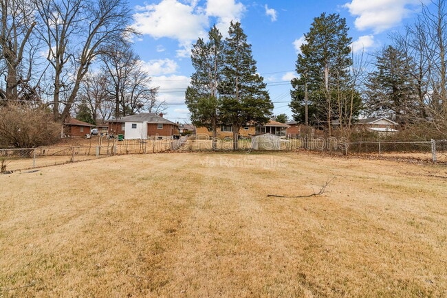 Building Photo - 9220 Leamont Dr