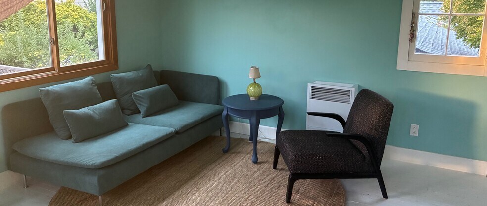 living - 1015 N Branciforte Ave