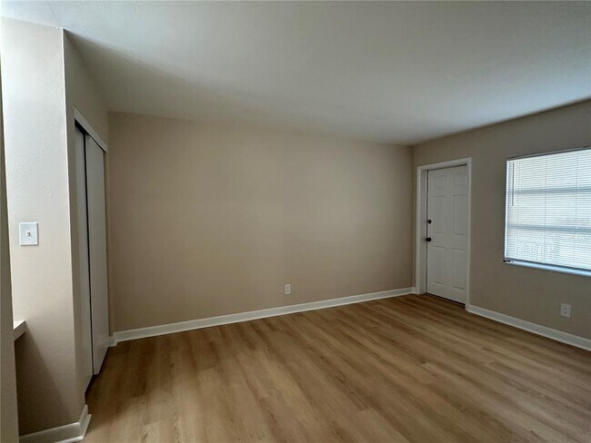 Building Photo - 344 33rd Ave N