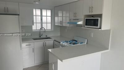 Building Photo - 3090 Bird Ave