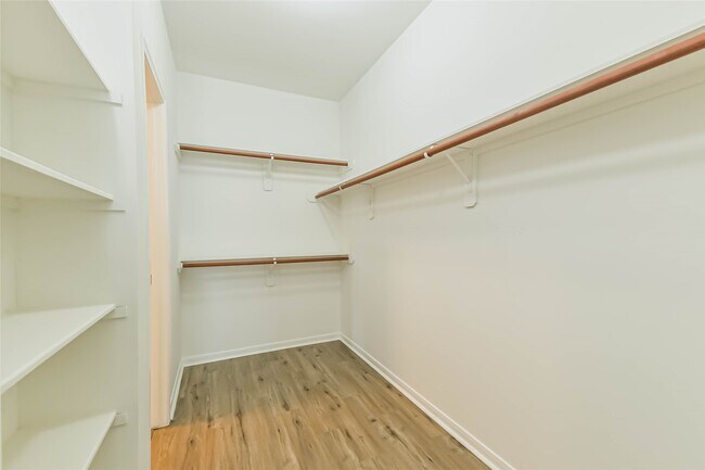 Building Photo - 10542 Oleander Point Dr