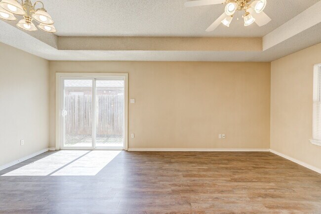 Building Photo - 3/2/2 plus a large basement on a Cul-de-Sac!