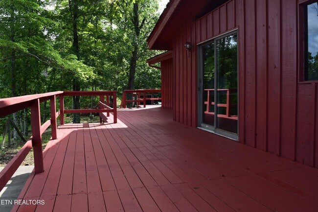 Building Photo - 289 Dark Hollow Rd N