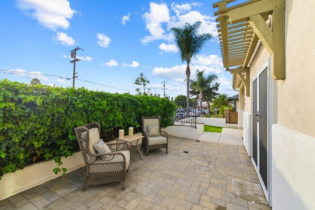 Building Photo - 5051 Savannah St