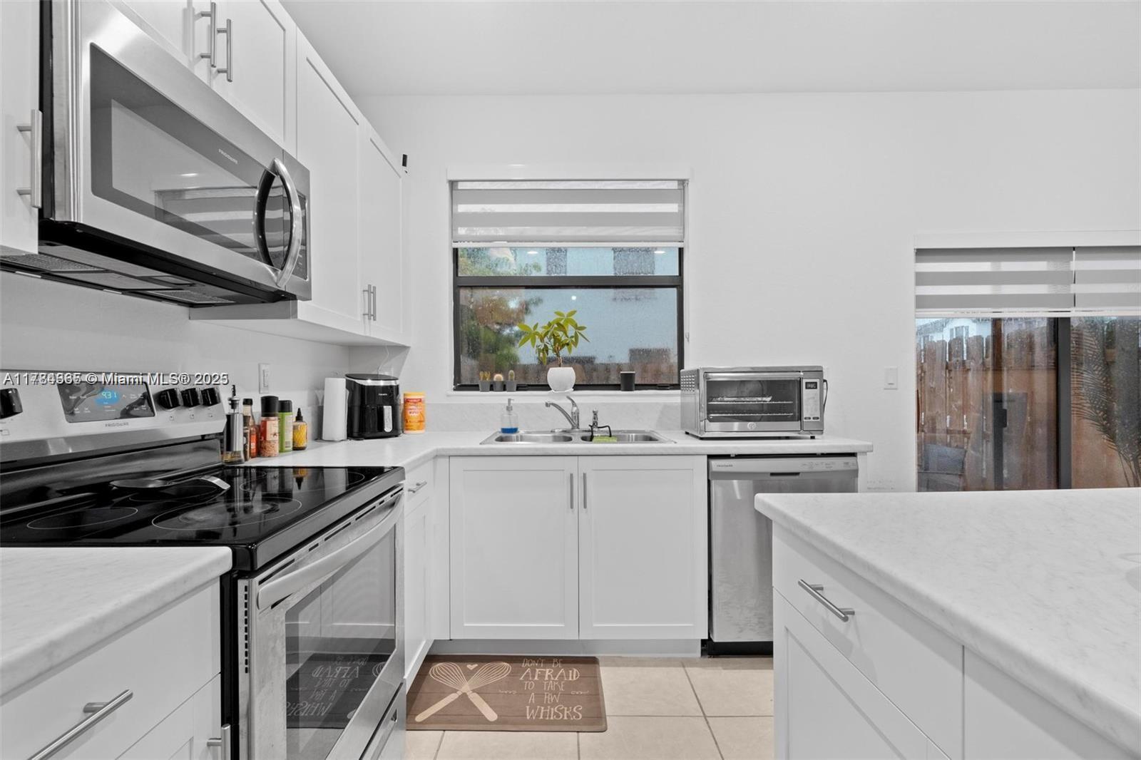 Building Photo - 14807 SW 183rd Ter