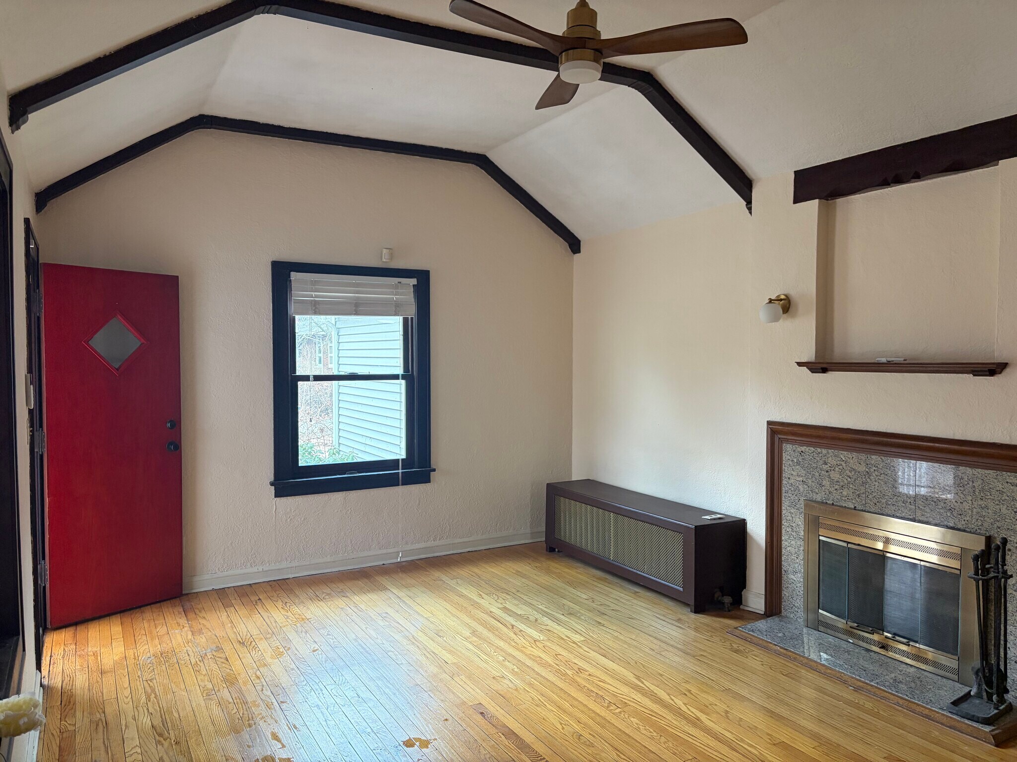 Building Photo - 1070 N Warren St