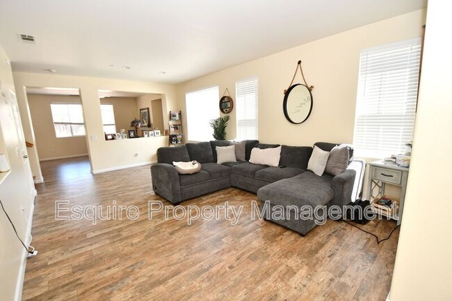 Building Photo - 371 Huerta St