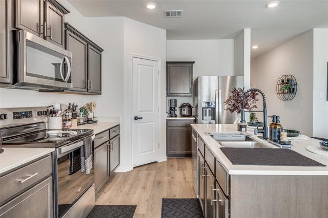 Building Photo - 803 Sunlight Lp