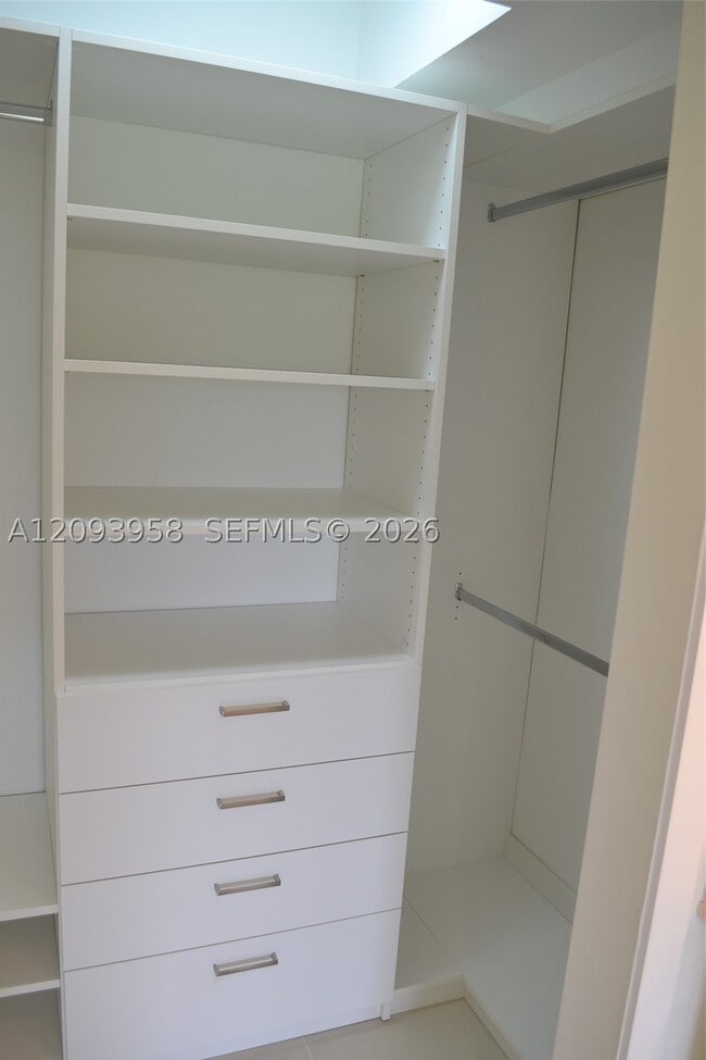 Building Photo - 255 Galen Dr