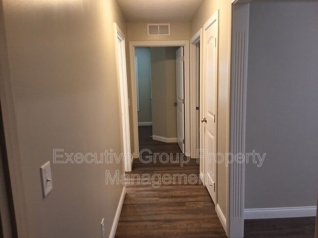 Building Photo - 113 Alcott Ct