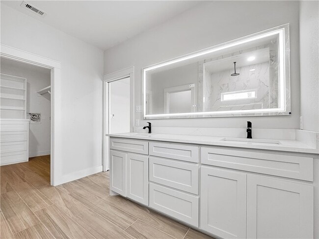 Building Photo - 6222 Sadie St