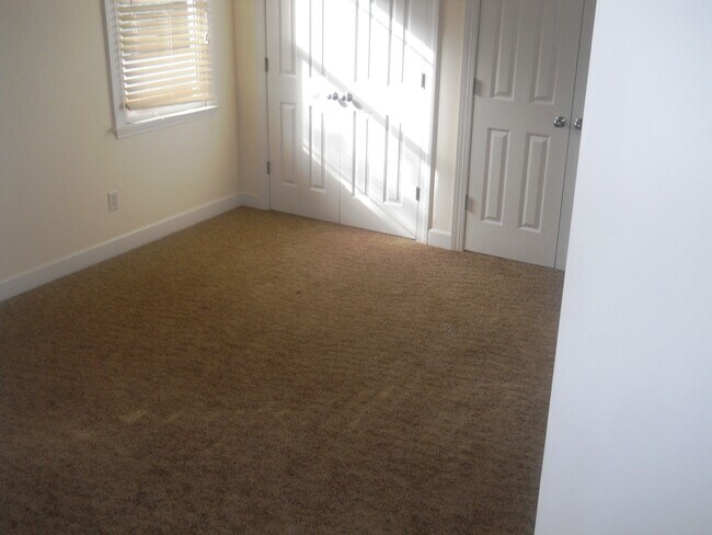 Building Photo - 4602 Ridgeview Cir