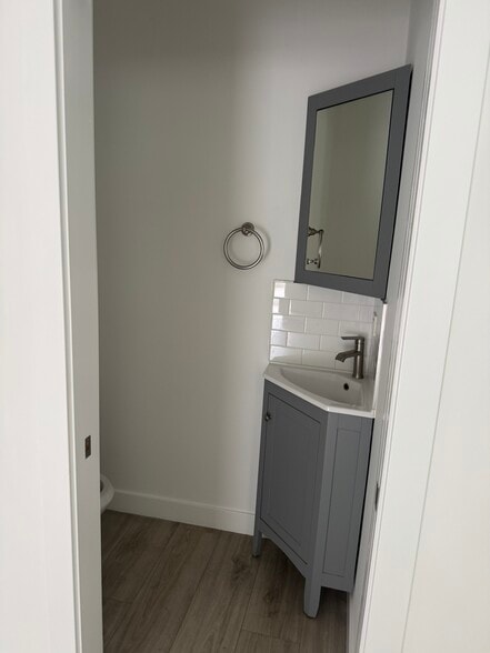 Building Photo - 1820 E Woodbury Rd.