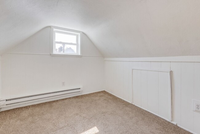 Building Photo - 606 Chess St