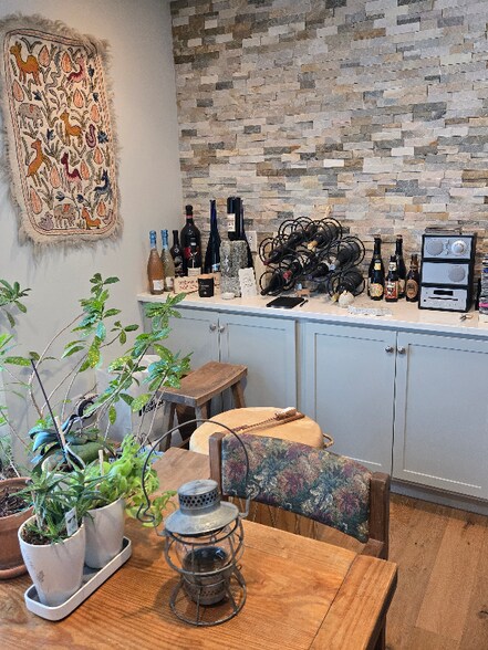 Building Photo - 24 Mason Rd