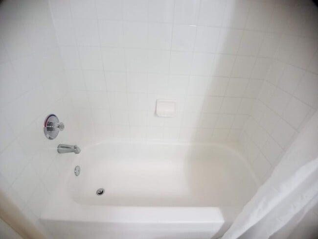 Building Photo - For Rent Beautiful 1/1 w covered GARAGE Condo @ Crest close to UCF  and Valencia College !!!