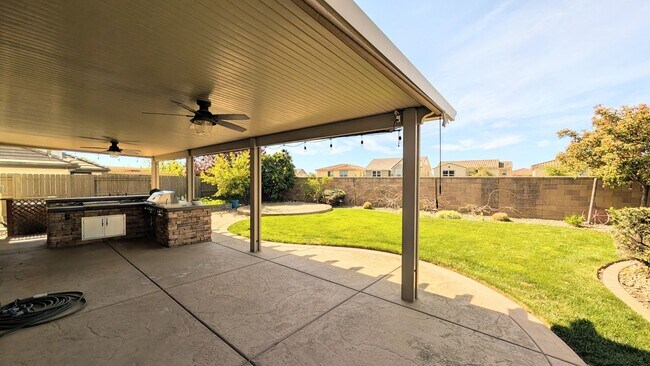 Building Photo - BEAUTIFUL SINGLE-FAMILY HOME IN BLACKSTONE IN EDH!