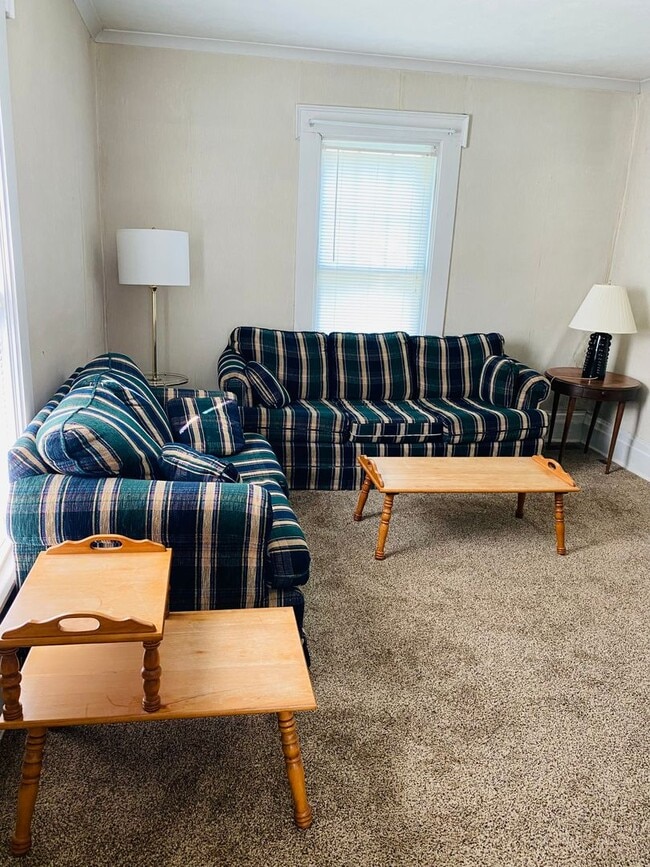 Building Photo - 2 Bedroom, 2 Bath Home furnished home in M...
