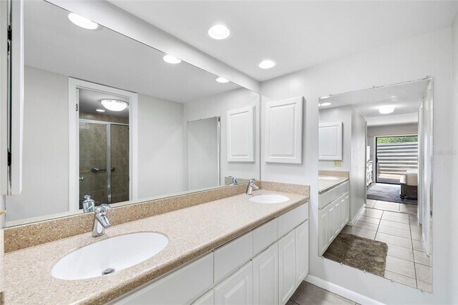 Building Photo - 4156 Northmeadow Cir