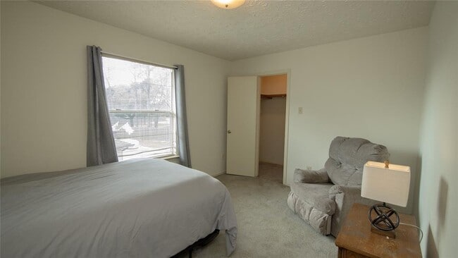 Building Photo - 1226 Brook Grove Dr