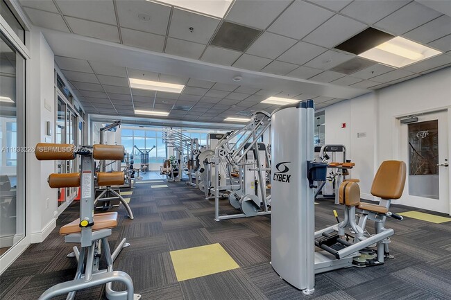 Building Photo - 848 Brickell Key Dr