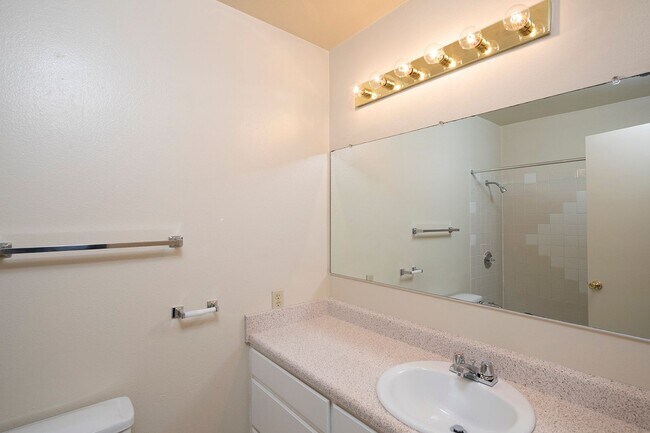 Building Photo - 5494 Reservoir Dr