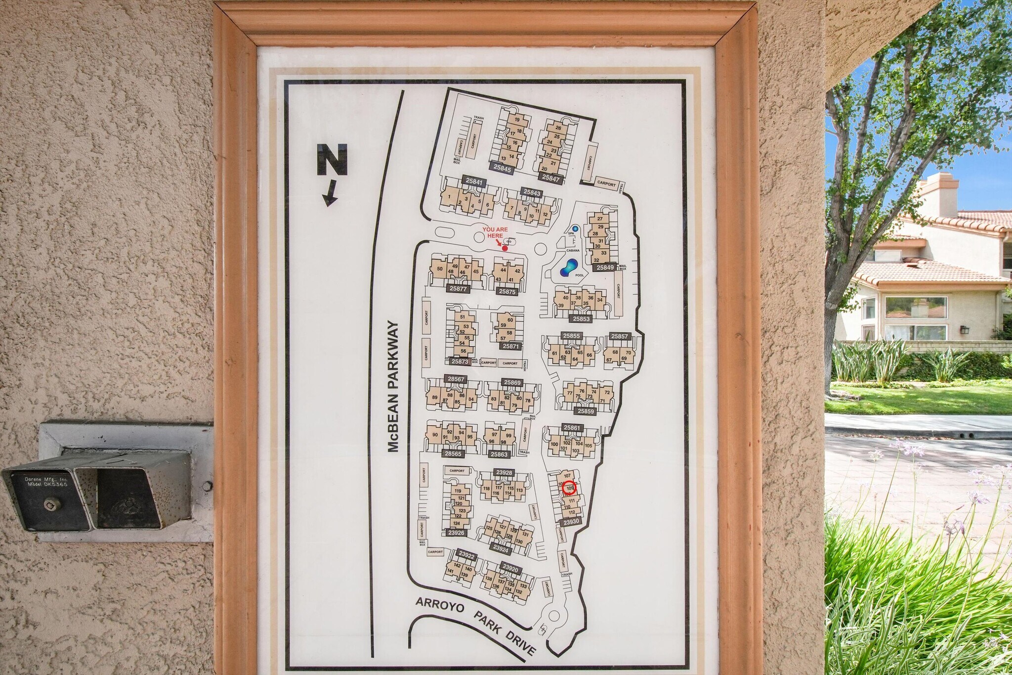 Building Photo - 23930 Arroyo Park Dr