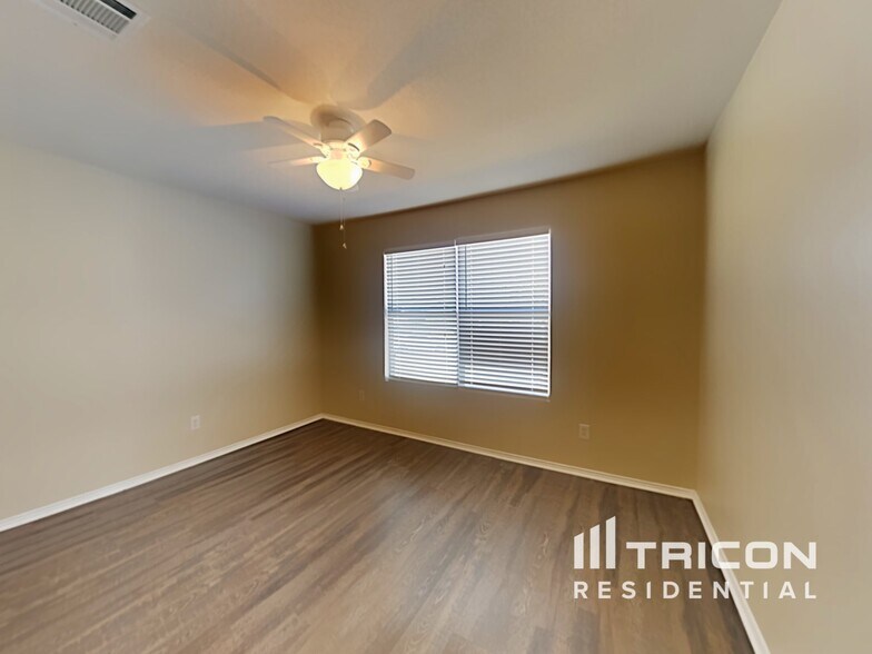 Building Photo - 1712 Vineridge Ln